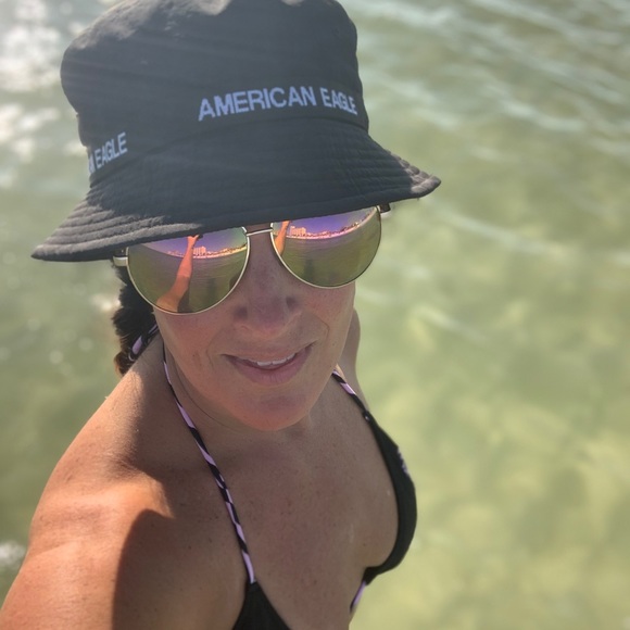 Meet your Posher, Nicki - Picture 3 of 4